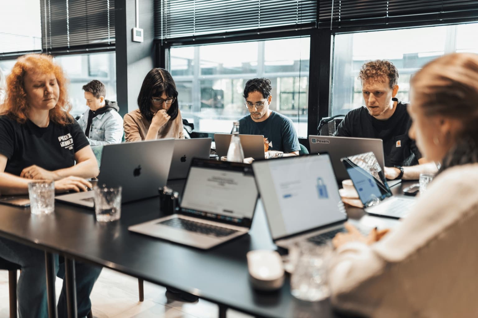 CISNET classroom, students learning in an online live instructor-led environment
